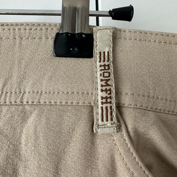 ROMFH Kids Equestrian Breeches (Size 18) - Picture 3 of 11